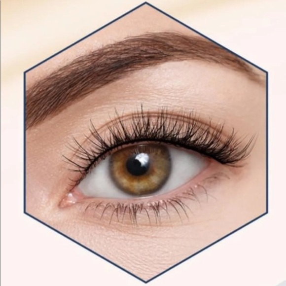 Secret lashes - Picture 3 of 3